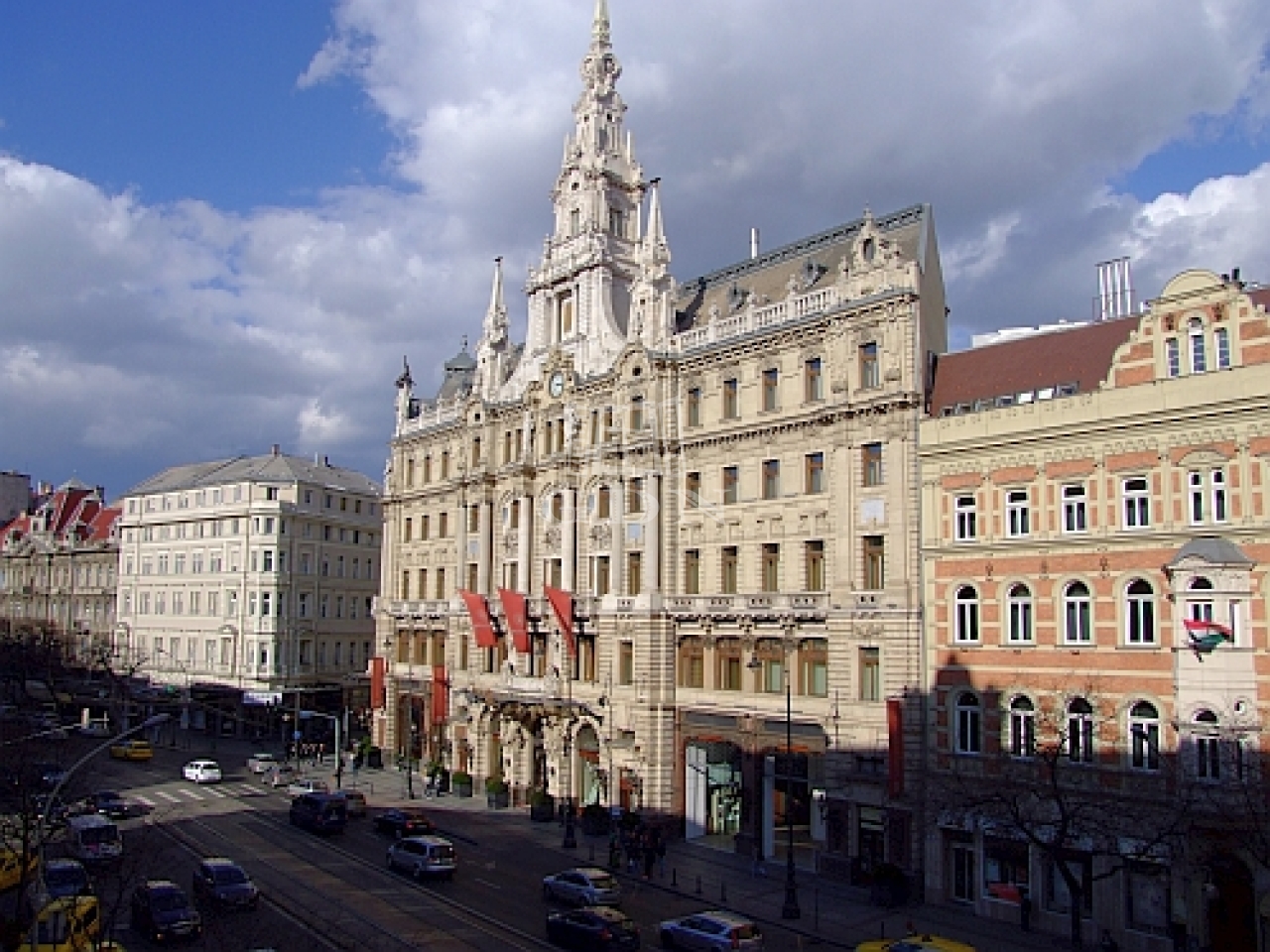 Eladó Budapest VII. kerület Lakás (téglaépítésű)