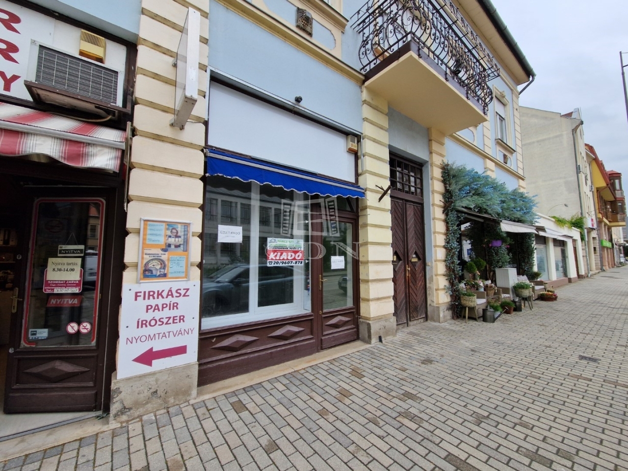 出租 Székesfehérvár 商业用 - 店铺