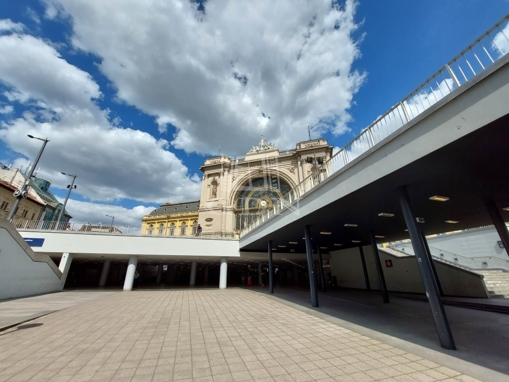 Eladó Budapest VII. kerület Lakás (téglaépítésű)